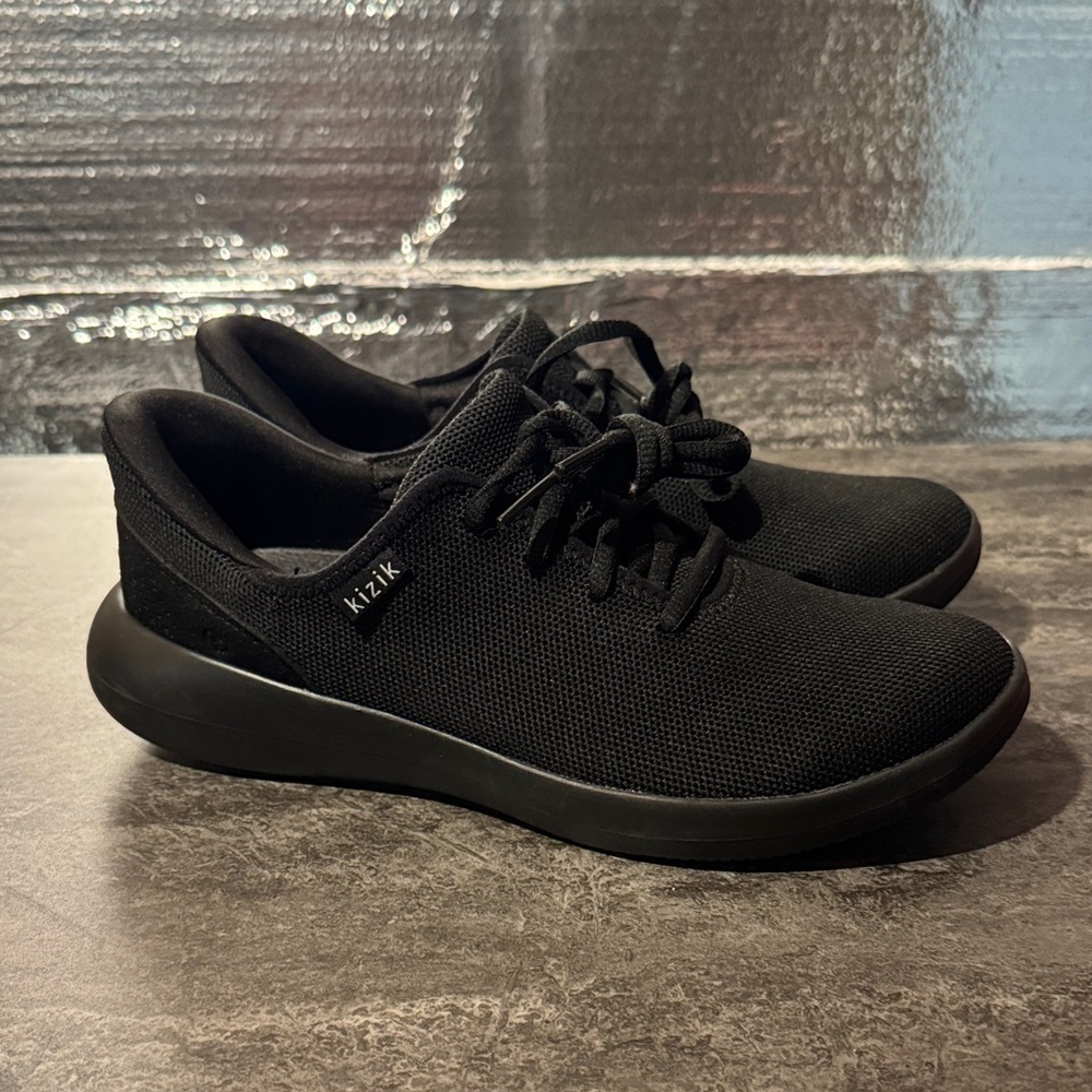 Kizik Madrid Eco Knit Slip On Hands Free Athletic Shoe Sneaker W 8.5/ M 7. Used